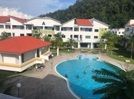 3 Rooms Apartment - Near Beach: Kampong Sungai Udang şehrinde bir kiralık tatil yeri