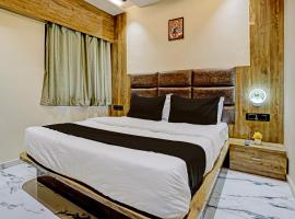 Viesnīca OYO Flagship Hotel Meet Palace rajonā Vastrapur, pilsētā Amdāvāda