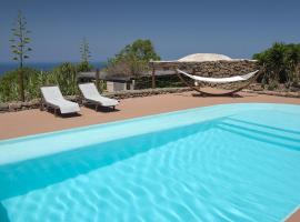 Lighted Pool, BBQ & Sea View - Historic "Dammusi", hotel in Pantelleria