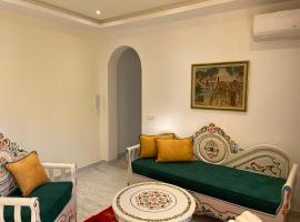 Marsa-Sidi Bousaid Cosy Authentic Apartment, hotel med parkering i La Marsa