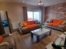 Stunning 5 bedroom House Solihull, apartment in Solihull