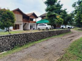Dua Bidadari Villa, khách sạn có chỗ đậu xe ở Cikanteh