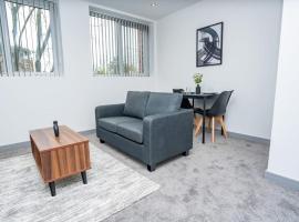 Bright and Modern 1 Bed Apartment in Redditch, hotell i Redditch