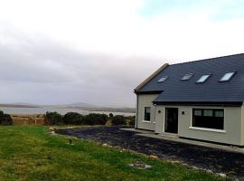 M033 Achill Gatehouse By The Greenway, holiday home in Westport