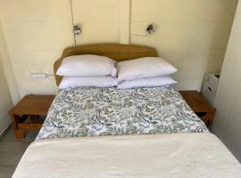 Pristine 1 Bed Cottage in Northern suburbs - 2222, hotel in Kingsmead