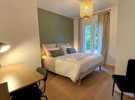 Appart 'Hôtel BreakIsleBed Limoges CHU & Fac Médecine Pharma à Pied parking gratuit, hotel v destinaci Isle
