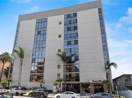 Luxurious 2 Bedroom Apartment True Panoramic Ocean Front, pet-friendly hotel in Redondo Beach
