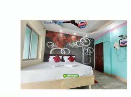 Hotel J K Inn Puri Near Sea Beach، فندق شاطئي في بوري