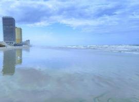 2Bed/2Ba Condo Beach Access, hotel a Daytona Beach