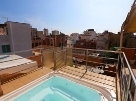 Royal Inn Aparthotel, serviced apartment in Lloret de Mar