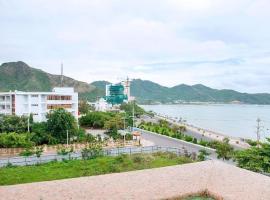 Blue Sea 01 Hotel, hotel em Pham Van Dong Beach, Nha Trang