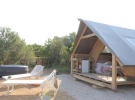 Glamping San Bart, hôtel avec jacuzzi à San Vincenzo