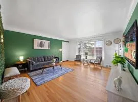 DT Green Haven 4-Bed Sanctuary in Vibrant Loco