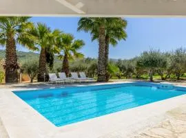 The Olive Grove Cottage with private swimming pool