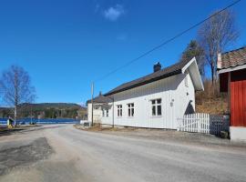 Lovely Home In Ulefoss With House Sea View, vakantiehuis in Ulefoss