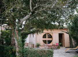 Charming Tiny House, minicasa en LʼIsle-sur-la-Sorgue