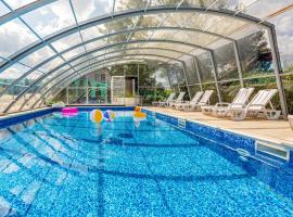 Viesnīca Dom Wczasowy Rudnik z basenem, sauną i banią pilsētā Vladislavovo