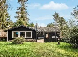 Four-Bedroom Holiday Home In Vaggerlose