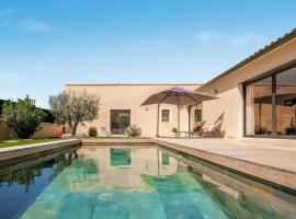 Amazing Home In Robion, hotel v destinaci Robion en Luberon