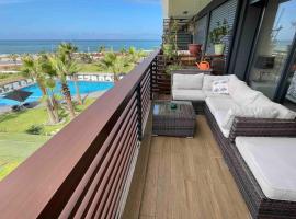 360 ocean view 2-bedroom lovely apartment, hotel en Tamaris
