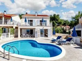 Elegant Villa in Brač with Private Pool