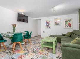 Nice Apartment In Palit With Kitchen, hôtel à Palit