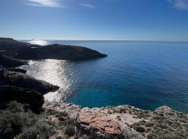 Casa sul mare con giardino Sardegna Sant'Antioco, hotel en Cala Sapone