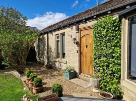 Briar Cottage Guest Suite in Norwood Green, Halifax, hotel in Halifax