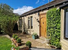 Briar Cottage Guest Suite in Norwood Green, Halifax