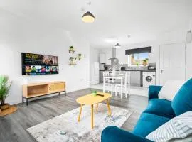 Stylish Apartment - Cradley Heath - Pet Friendly - Parking - Netflix 2MH
