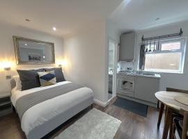 Melbury Rooms & Studios, B&B in Exeter