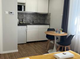ILLA Apartments, cheap hotel in Eger