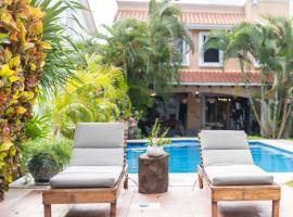 Magnifica Villa Palmeras Pok ta Pok Zona Hotelera Cancun, holiday home in Cancún