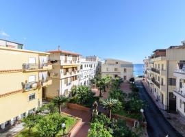 Le Tartarughe Mare Apartament, hotel v destinácii Letojanni