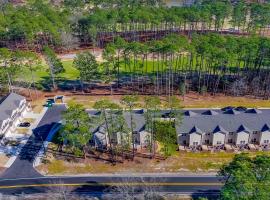 Aberdeen Townhome on Southern Pines Golf Course!, hytte i Aberdeen
