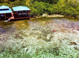 Bahia Coral Lodge, cottage in Bocas del Toro