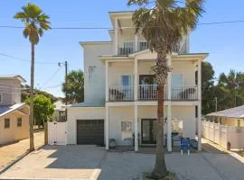 Beach House - The Sandcastle by Panhandle Getaways