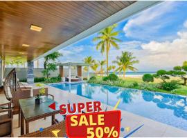 Luxury Pool Villa Close To The Private Beach, villa in Da Nang