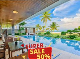 Luxury Pool Villa Close To The Private Beach, hotel in Da Nang