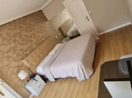 Hotel Holiday