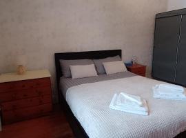 Gothic Lodge, homestay ở Bunclody