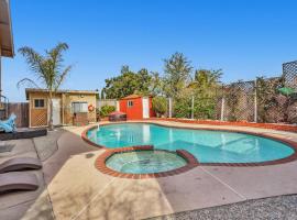 Vacation home with big pool &Tub, hotel en Rodeo