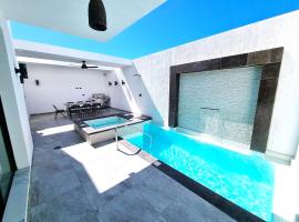 Villa LUX 4BR Private Heated Pool & Spa、カボ・サン・ルーカスのホテル