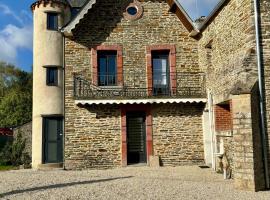 Gîte de la petite tour, apartment in Pontorson