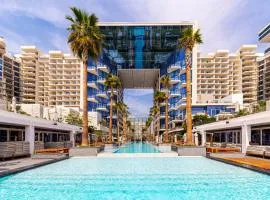 FIVE Palm Luxury 1BR Apartment with Stunning Views