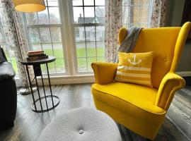 Picton Retreat - Walk to Downtown and Cozy, Stylish, Hotel in Picton