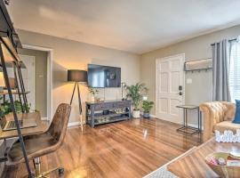 1 Mi to Dtwn Burbank Mod Gem with Private Yard, hotel a Burbank
