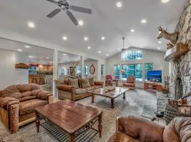 Black Bear Villa - large 4 BR 4 BA hot tub game room
