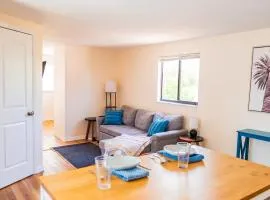 Sun-Drenched 1BR Apt - 5min walk to Beach