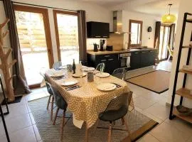 Appartement spacieux avec jardin privatif, 3 chambres, Les Gets - Multipass été 2024 inclus - FR-1-598-63